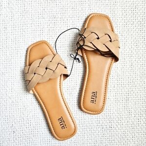 a.n.a Women's Kings Flat Sandals Size 8.5